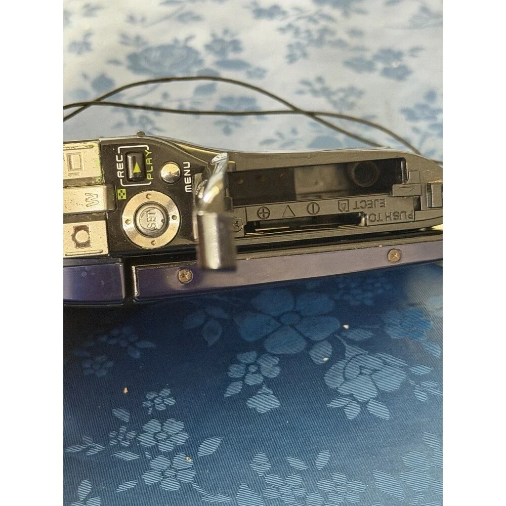 Sanyo Xacti VPC-CG6 BL 6MP Digital Movie Camera Camcorder Untested Parts Repair